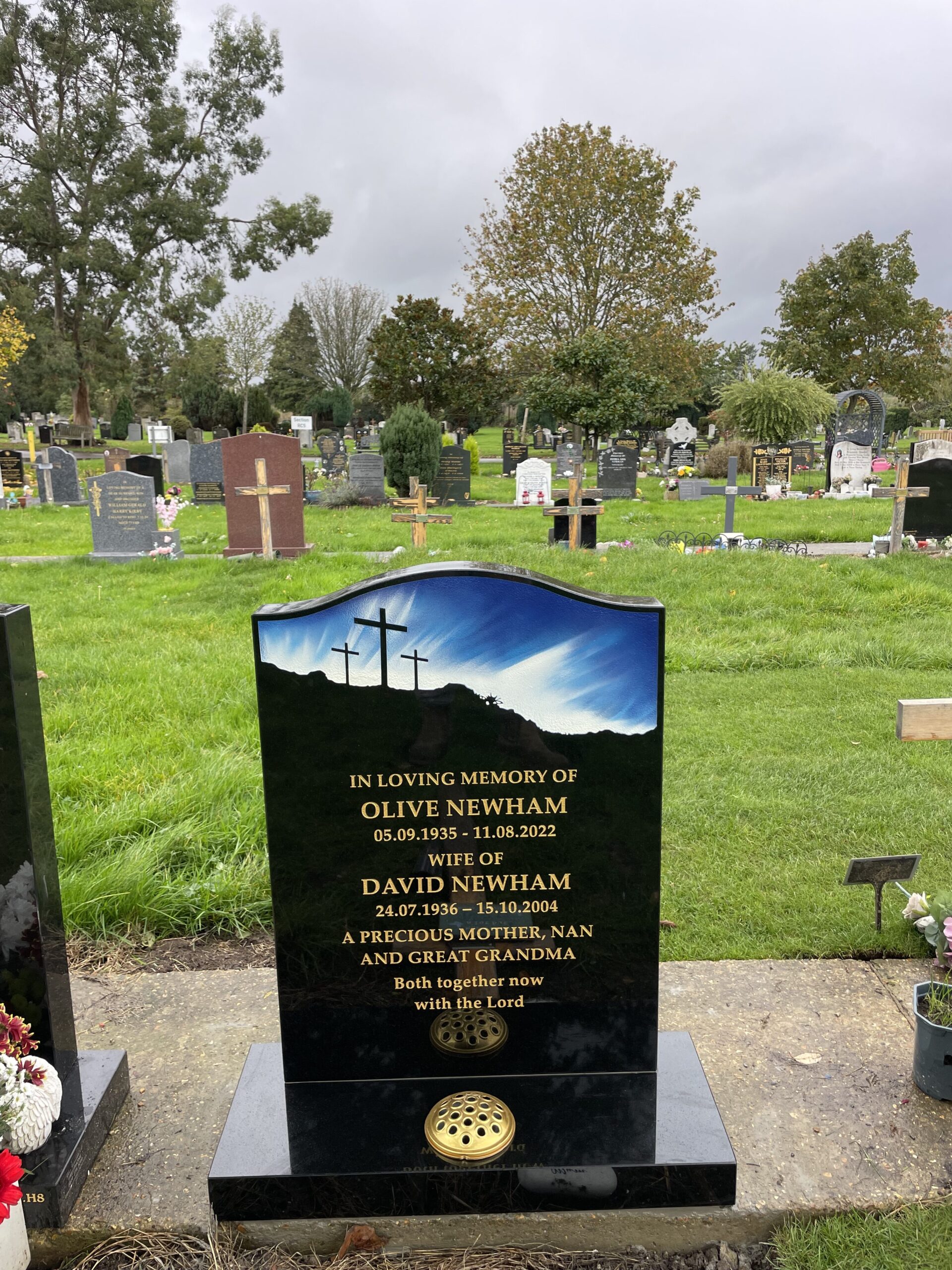 Traditional Ogee shaped headstone