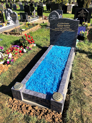 Kerb set Bahama blue- Churchill Memorials